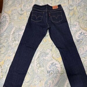 Levi Straight Leg Jeans size 6